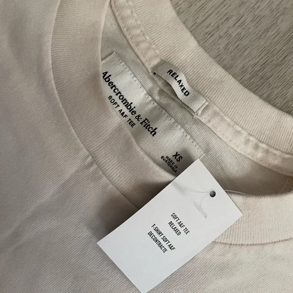 Abercrombie graphic tee - Picture 2 of 3